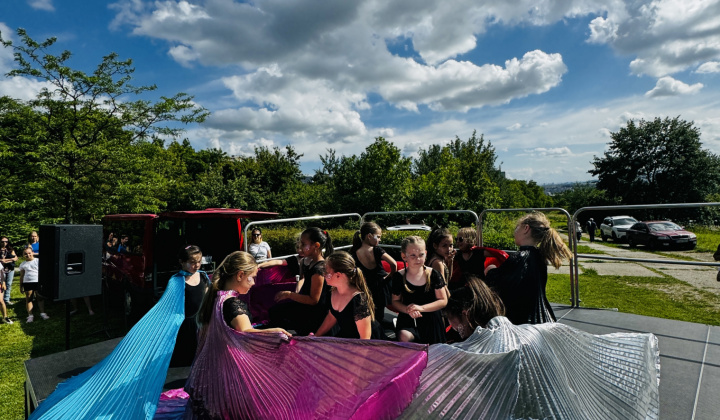 13. fotografia fotogalérie Aktuality / Park pri fontáne ožil Medzinárodným dňom detí - foto