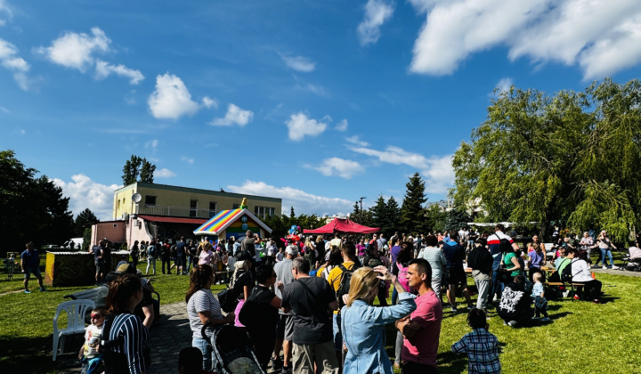17. fotografia fotogalérie Aktuality / Park pri fontáne ožil Medzinárodným dňom detí - foto