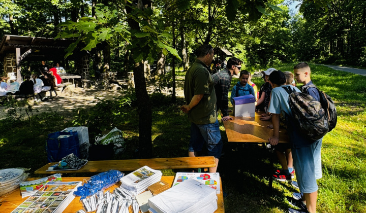3. fotografia fotogalérie Aktuality / Štvrtáci sa učili o ochrane životného prostredia interaktívnou formou - foto