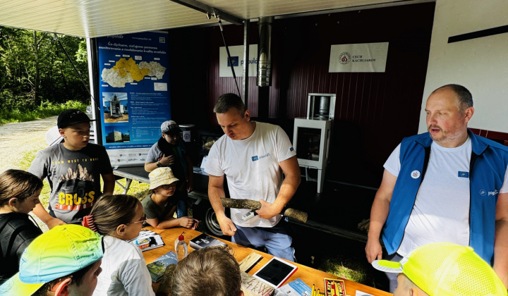 9. fotografia fotogalérie Aktuality / Štvrtáci sa učili o ochrane životného prostredia interaktívnou formou - foto