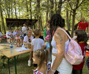 Kultúrno-spoločenské a športové aktivity / Deti si v lesoparku užili 8. ročník podujatia Family Sport Day - foto