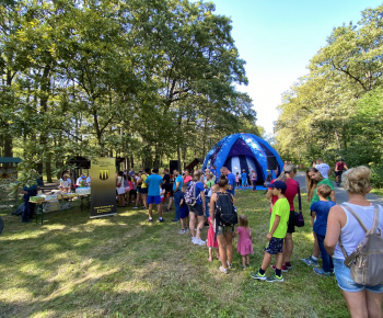 Kultúrno-spoločenské a športové aktivity / Deti si v lesoparku užili 8. ročník podujatia Family Sport Day - foto