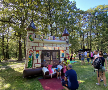 Kultúrno-spoločenské a športové aktivity / Deti si v lesoparku užili 8. ročník podujatia Family Sport Day - foto