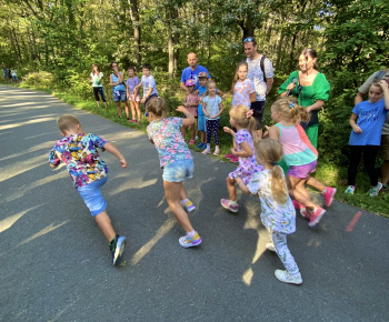 Kultúrno-spoločenské a športové aktivity / Deti si v lesoparku užili 8. ročník podujatia Family Sport Day - foto