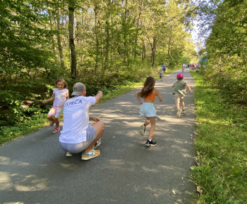 Kultúrno-spoločenské a športové aktivity / Deti si v lesoparku užili 8. ročník podujatia Family Sport Day - foto Kultúrno-spoločenské a športové aktivity / Deti si v lesoparku užili 8. ročník podujatia Family Sport Day - foto
