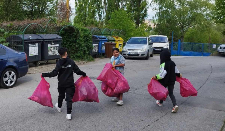 1. fotografia fotogalérie Aktuality / S Barbie sme vyčistili Furču - foto