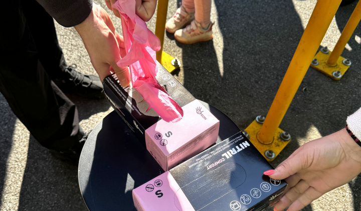 10. fotografia fotogalérie Aktuality / S Barbie sme vyčistili Furču - foto