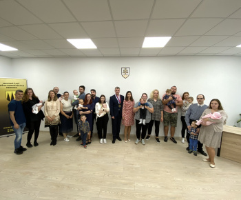 Kultúrno-spoločenské a športové aktivity / Na obrade uvítania detí sme prijali 25 nových obyvateľov našej mestskej časti - foto Kultúrno-spoločenské a športové aktivity / Na obrade uvítania detí sme prijali 25 nových obyvateľov našej mestskej časti - foto