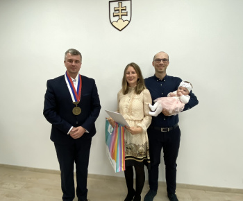 Kultúrno-spoločenské a športové aktivity / Na obrade uvítania detí sme prijali 25 nových obyvateľov našej mestskej časti - foto Kultúrno-spoločenské a športové aktivity / Na obrade uvítania detí sme prijali 25 nových obyvateľov našej mestskej časti - foto