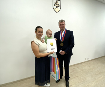 Kultúrno-spoločenské a športové aktivity / Na obrade uvítania detí sme prijali 25 nových obyvateľov našej mestskej časti - foto Kultúrno-spoločenské a športové aktivity / Na obrade uvítania detí sme prijali 25 nových obyvateľov našej mestskej časti - foto