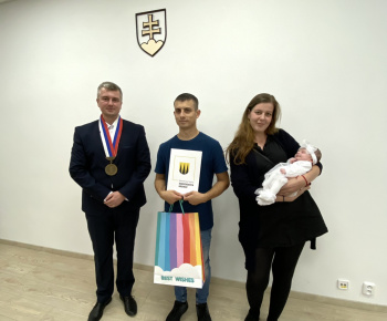 Kultúrno-spoločenské a športové aktivity / Na obrade uvítania detí sme prijali 25 nových obyvateľov našej mestskej časti - foto Kultúrno-spoločenské a športové aktivity / Na obrade uvítania detí sme prijali 25 nových obyvateľov našej mestskej časti - foto