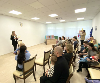 Kultúrno-spoločenské a športové aktivity / Na obrade uvítania detí sme prijali 25 nových obyvateľov našej mestskej časti - foto Kultúrno-spoločenské a športové aktivity / Na obrade uvítania detí sme prijali 25 nových obyvateľov našej mestskej časti - foto
