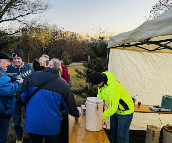 Kultúrno-spoločenské a športové aktivity / V parku pri fontáne sme si užili Novoročný koncert - foto Kultúrno-spoločenské a športové aktivity / V parku pri fontáne sme si užili Novoročný koncert - foto