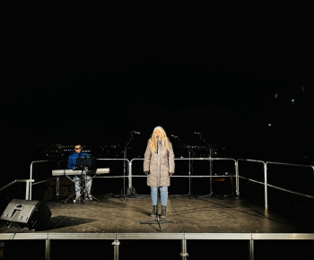 Kultúrno-spoločenské a športové aktivity / V parku pri fontáne sme si užili Novoročný koncert - foto Kultúrno-spoločenské a športové aktivity / V parku pri fontáne sme si užili Novoročný koncert - foto