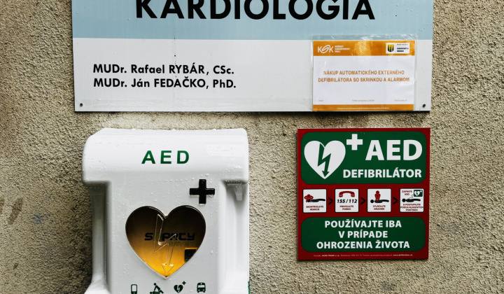 3. fotografia fotogalérie Aktuality / Na poliklinike sa sprevádzkoval externý defibrilátor - foto