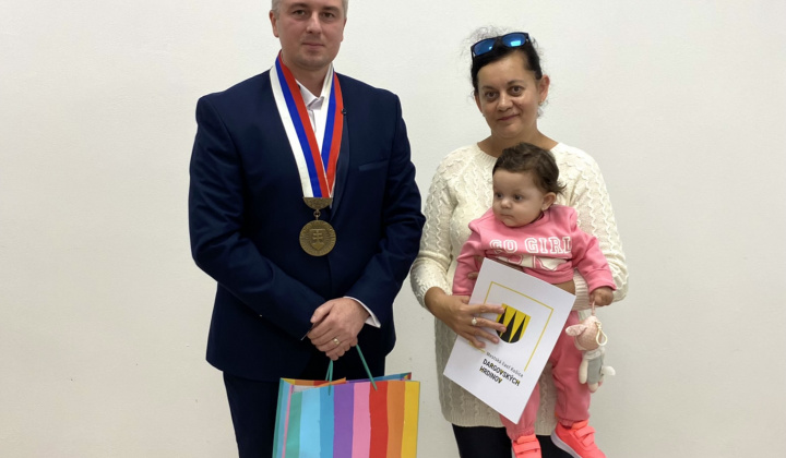 30. fotografia fotogalérie Aktuality / Na obrade uvítania detí sme prijali 25 nových obyvateľov našej mestskej časti - foto