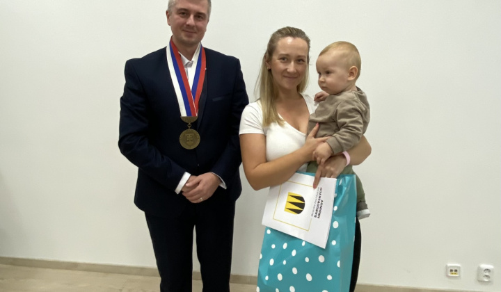 45. fotografia fotogalérie Aktuality / Na obrade uvítania detí sme prijali 25 nových obyvateľov našej mestskej časti - foto