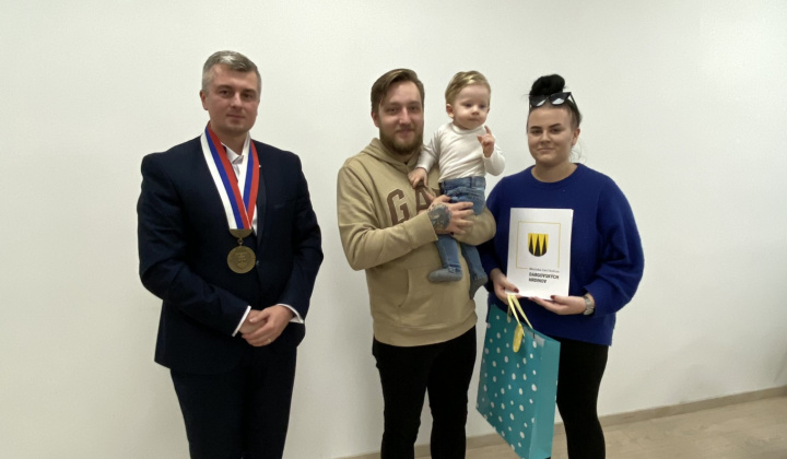 52. fotografia fotogalérie Aktuality / Na obrade uvítania detí sme prijali 25 nových obyvateľov našej mestskej časti - foto