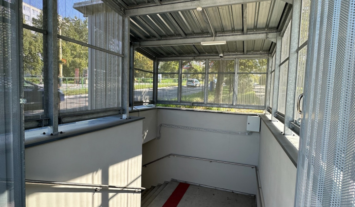 3. fotografia fotogalérie Aktuality / Podchod Adlerova-Kalinovská je už dostupný pre verejnosť - foto