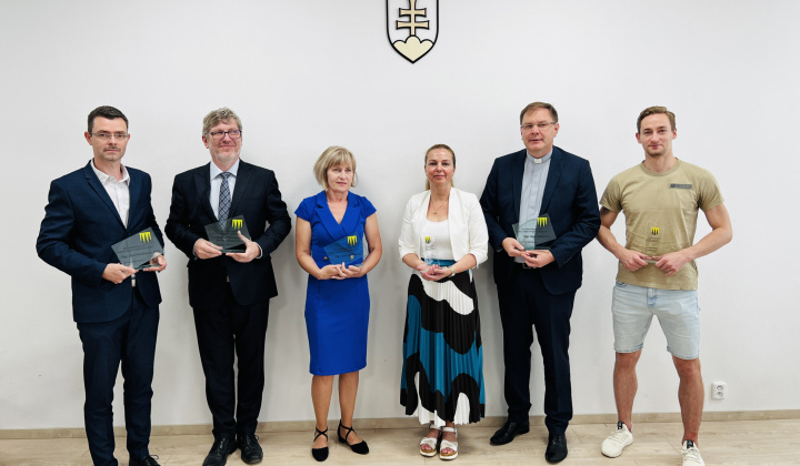 2. fotografia fotogalérie Aktuality / Mestská časť Košice-Dargovských hrdinov ocenila osobnosti sídliska - foto