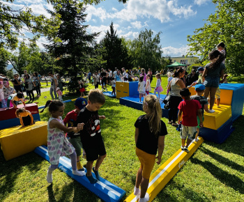 Aktuality / Park pri fontáne ožil Medzinárodným dňom detí - foto