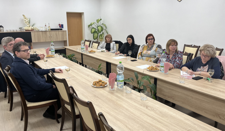 3. fotografia fotogalérie Aktuality / Pracovné stretnutie s riaditeľmi furčianskych škôl - foto