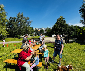 Aktuality / Park pri fontáne ožil Medzinárodným dňom detí - foto