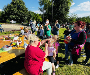 Aktuality / Park pri fontáne ožil Medzinárodným dňom detí - foto