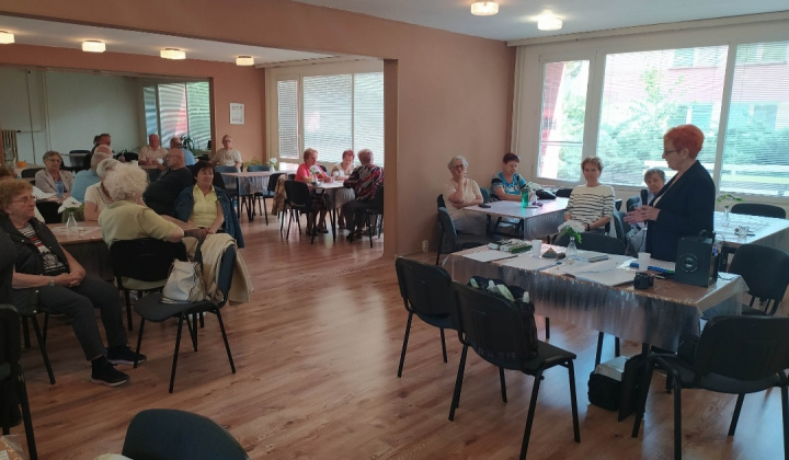 9. fotografia fotogalérie Aktuality / Denné centrum ponúklo seniorom po svojom otvorení pestré aktivity - foto