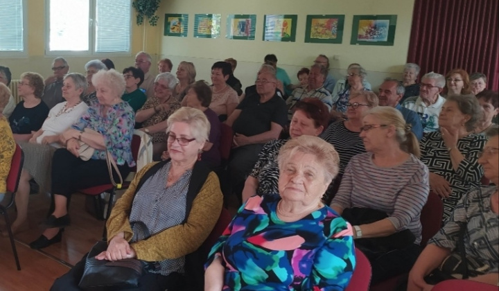 11. fotografia fotogalérie Aktuality / Denné centrum ponúklo seniorom po svojom otvorení pestré aktivity - foto