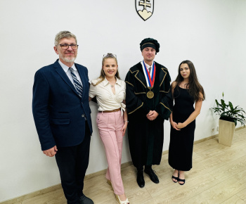 Aktuality / Mestská časť Košice-Dargovských hrdinov ocenila osobnosti sídliska - foto