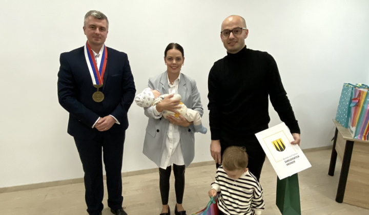 36. fotografia fotogalérie Kultúrno-spoločenské a športové aktivity / Na obrade uvítania detí sme prijali 25 nových obyvateľov našej mestskej časti - foto