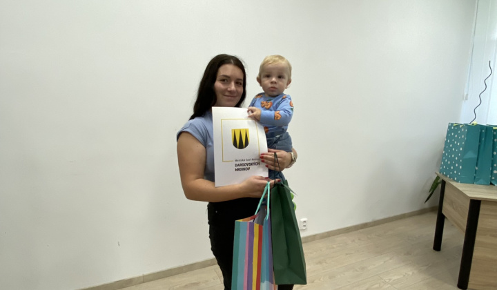 39. fotografia fotogalérie Kultúrno-spoločenské a športové aktivity / Na obrade uvítania detí sme prijali 25 nových obyvateľov našej mestskej časti - foto