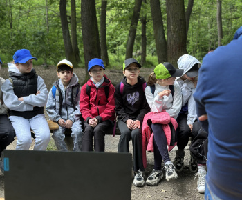 Aktuality /  Lesopark plný detí, smiechu a nových znalostí - foto