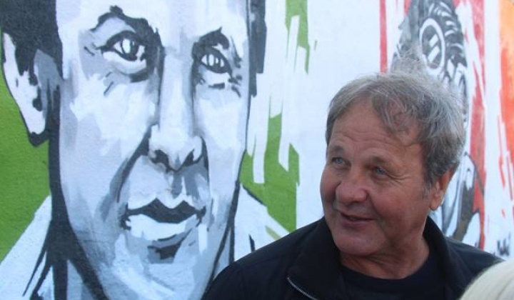 10. fotografia fotogalérie Kultúrno-spoločenské a športové aktivity / Týždeň dobrovoľníctva - maľovanie športových legiend - foto