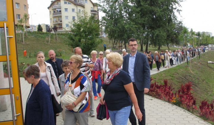 7. fotografia fotogalérie Kultúrno-spoločenské a športové aktivity / Prehliadka mestskej časti Dargovských hrdinov - foto