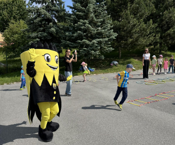 Aktuality / Furčianska olympiáda základnými školami nekončila. Športový deň potešil aj najmenších - foto Aktuality / Furčianska olympiáda základnými školami nekončila. Športový deň potešil aj najmenších - foto