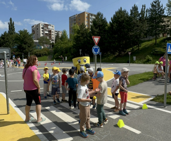 Aktuality / Furčianska olympiáda základnými školami nekončila. Športový deň potešil aj najmenších - foto Aktuality / Furčianska olympiáda základnými školami nekončila. Športový deň potešil aj najmenších - foto