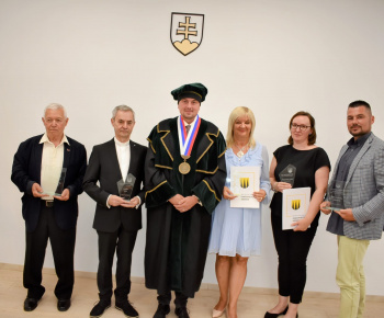 Aktuality / Mestská časť Košice-Dargovských hrdinov po štvrtýkrát ocenila osobnosti sídliska - foto