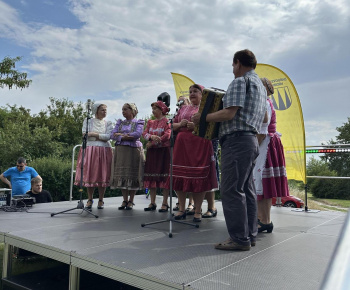 Aktuality / Koncert pre Furčanov spojil tradície, folklór aj modernú hudbu - foto Aktuality / Koncert pre Furčanov spojil tradície, folklór aj modernú hudbu - foto