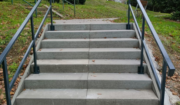 2. fotografia fotogalérie Aktuality / Opravy schodísk na Furči: čo sa tento rok podarilo - foto