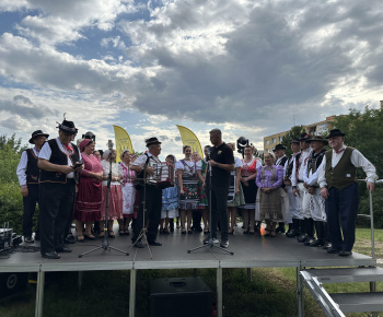 Aktuality / Koncert pre Furčanov spojil tradície, folklór aj modernú hudbu - foto Aktuality / Koncert pre Furčanov spojil tradície, folklór aj modernú hudbu - foto