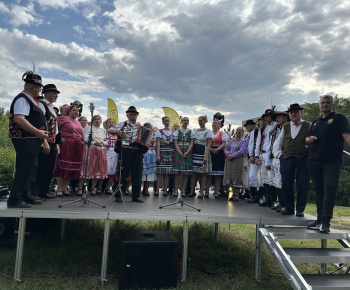 Aktuality / Koncert pre Furčanov spojil tradície, folklór aj modernú hudbu - foto Aktuality / Koncert pre Furčanov spojil tradície, folklór aj modernú hudbu - foto