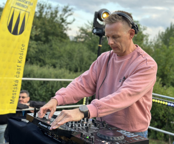 Aktuality / Koncert pre Furčanov spojil tradície, folklór aj modernú hudbu - foto Aktuality / Koncert pre Furčanov spojil tradície, folklór aj modernú hudbu - foto