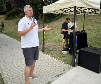 Aktuality / Na Furči to v sobotu žilo hudbou aj tancom pod holým nebom - foto