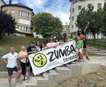 Aktuality / Na Furči to v sobotu žilo hudbou aj tancom pod holým nebom - foto