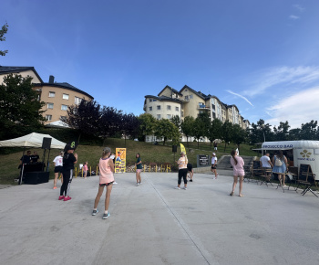 Aktuality / Na Furči to v sobotu žilo hudbou aj tancom pod holým nebom - foto