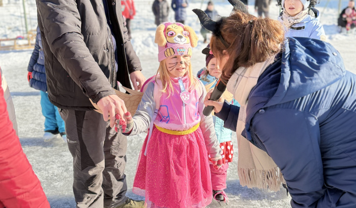 26. fotografia fotogalérie Aktuality / Furčiansky karneval na ľade sa vydaril - foto