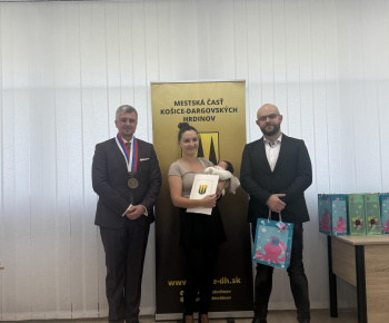 Aktuality / Najmilšia tradícia Furče: Slávnostné uvítanie detí do života - foto