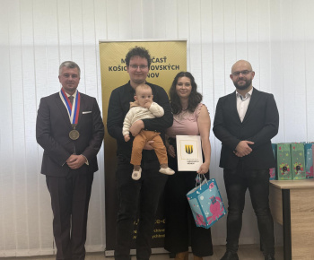 Aktuality / Najmilšia tradícia Furče: Slávnostné uvítanie detí do života - foto